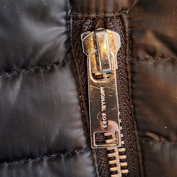 Micheal Kors puffer jacket - Picture 12 of 12